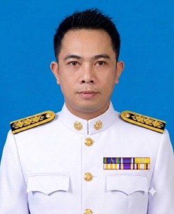 นายวรากร    สุ่มมาตย์